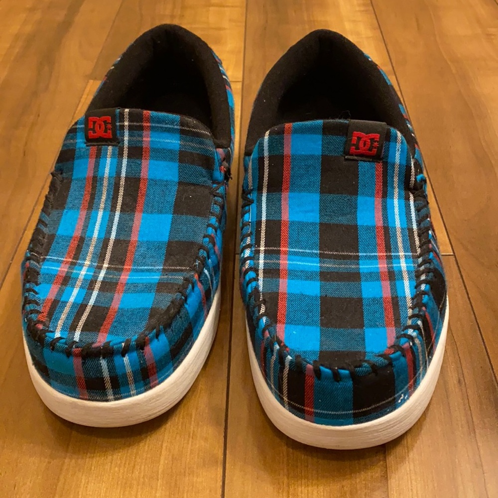 DC Villain TX Turquoise & Black Plaid Slippers